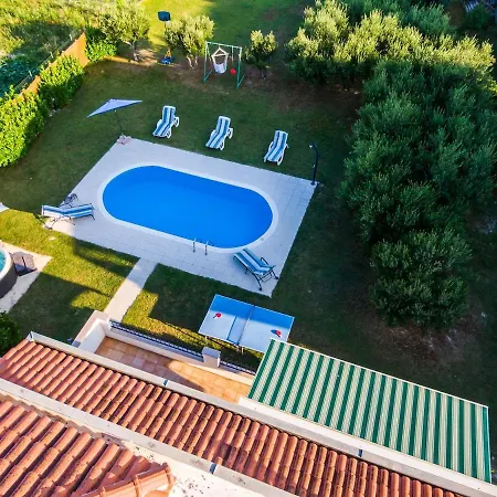 Vila With Pool & Jacuzzi *
