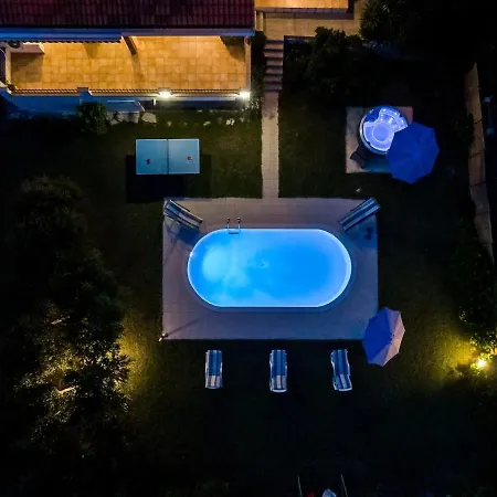 וילה With Pool & Jacuzzi