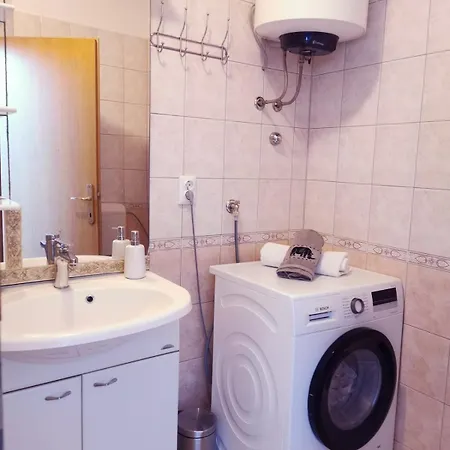 וילה With Pool & Jacuzzi ספליט
